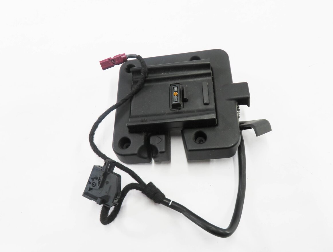 Thumbnail 2: 2007 RANGE ROVER SPORT (L320) FRONT CENTER CONSOLE CELL PHONE ADAPTER CRADLE