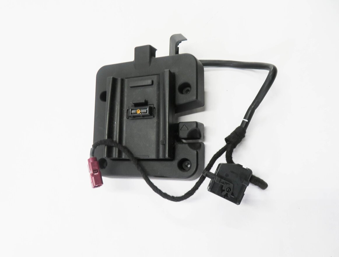 Thumbnail 3: 2007 RANGE ROVER SPORT (L320) FRONT CENTER CONSOLE CELL PHONE ADAPTER CRADLE
