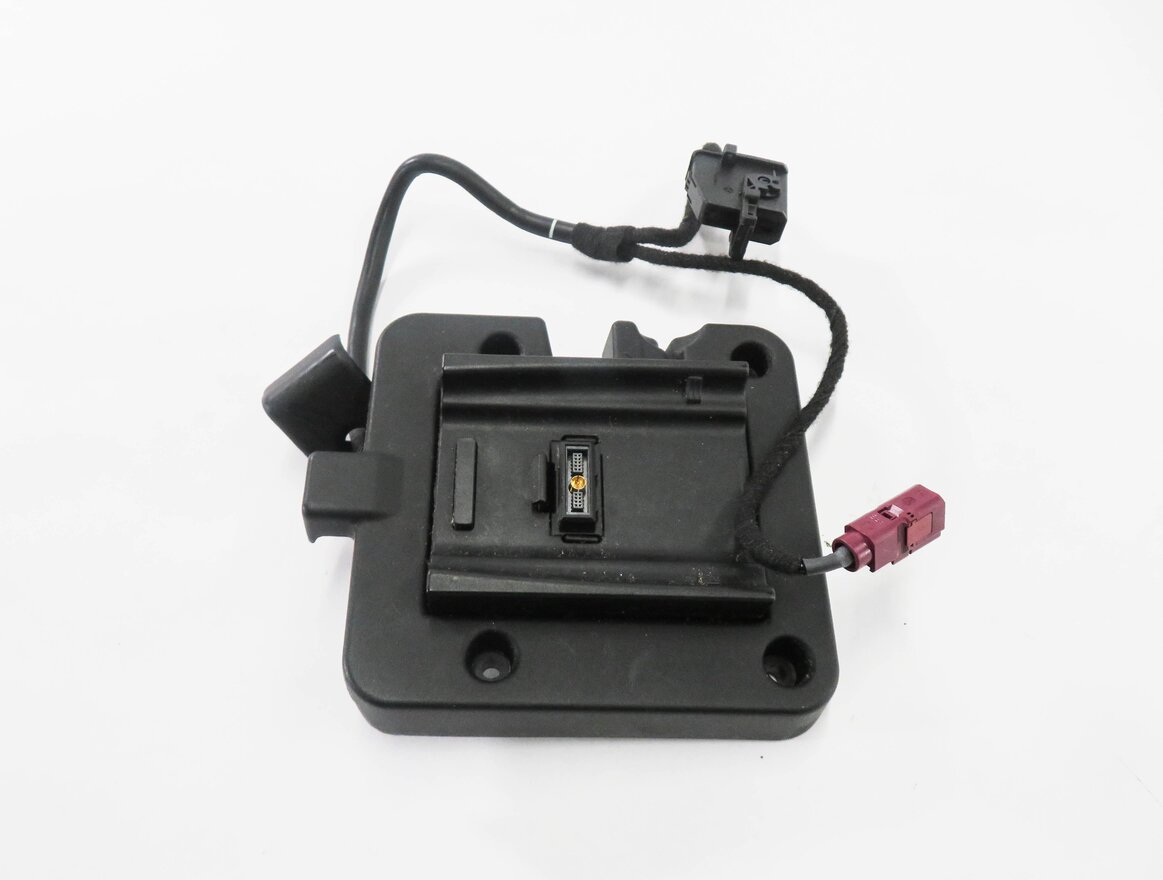 Thumbnail 5: 2007 RANGE ROVER SPORT (L320) FRONT CENTER CONSOLE CELL PHONE ADAPTER CRADLE