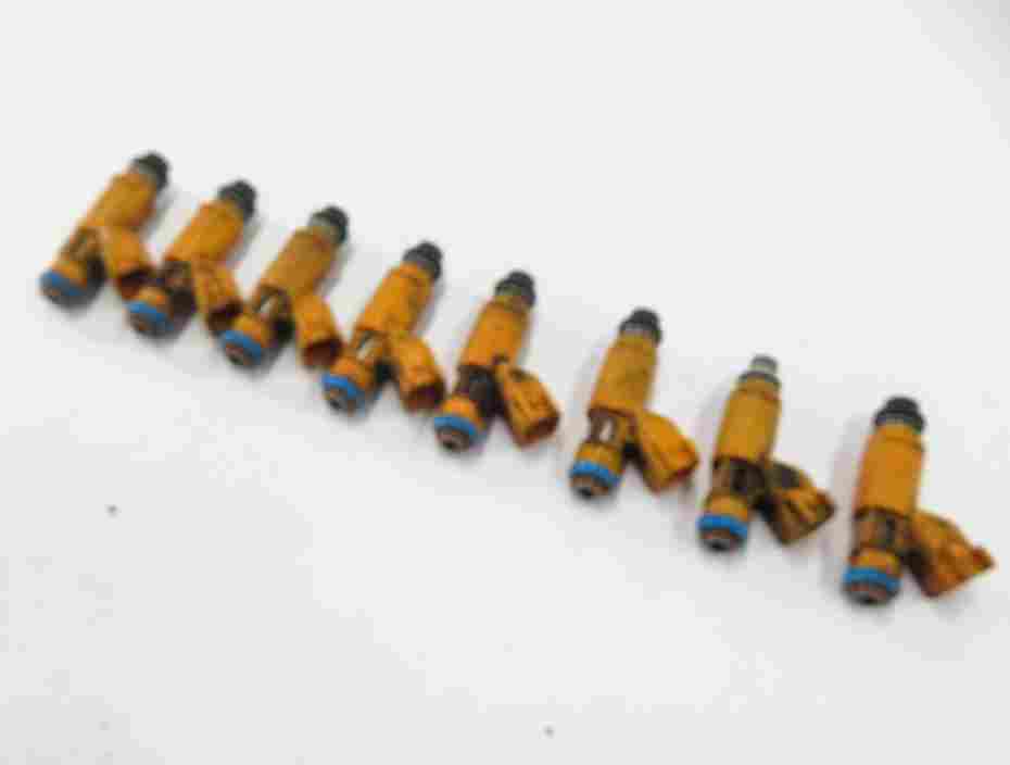 2005-2009 LR3 - RANGE ROVER SPORT (L320 L322) 4.4L V8 ENGINE FUEL INJECTOR SET 8