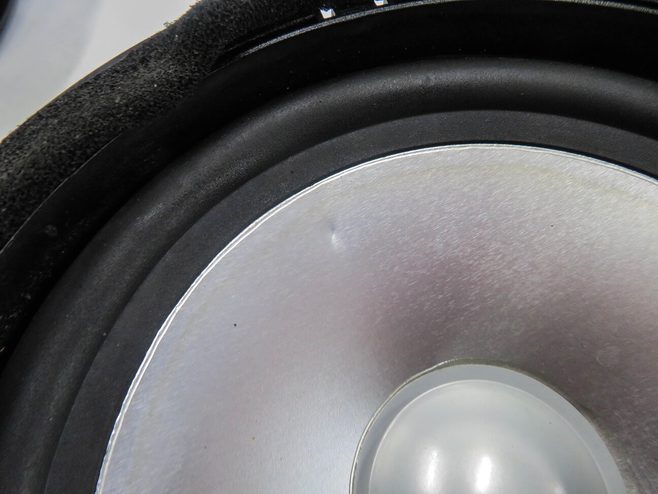 Thumbnail 2: 2007 RANGE ROVER SPORT (L320) RADIO STEREO LOGIC-7 AUDIO SUBWOOFER SPEAKER SET