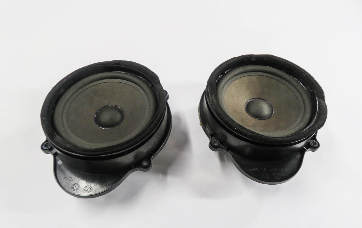 Thumbnail 5: 2007 RANGE ROVER SPORT (L320) RADIO STEREO LOGIC-7 AUDIO SUBWOOFER SPEAKER SET