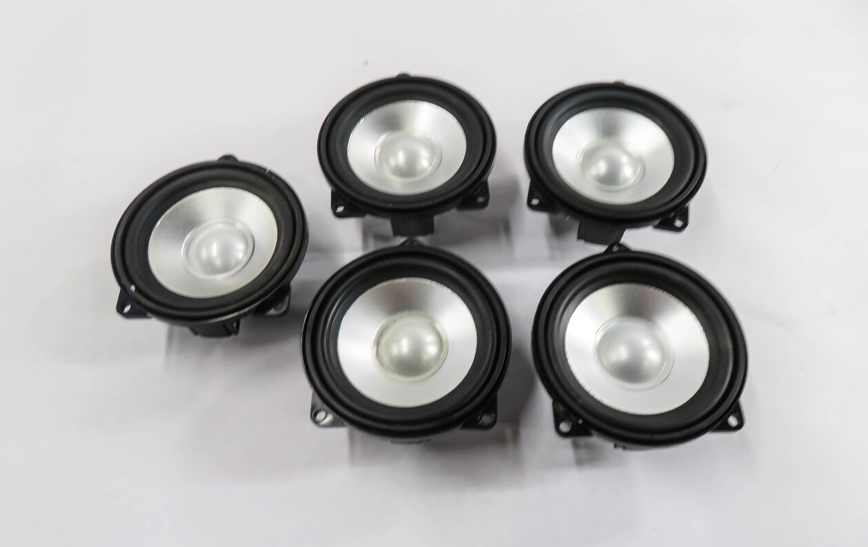 Thumbnail 7: 2007 RANGE ROVER SPORT (L320) RADIO STEREO LOGIC-7 AUDIO SUBWOOFER SPEAKER SET