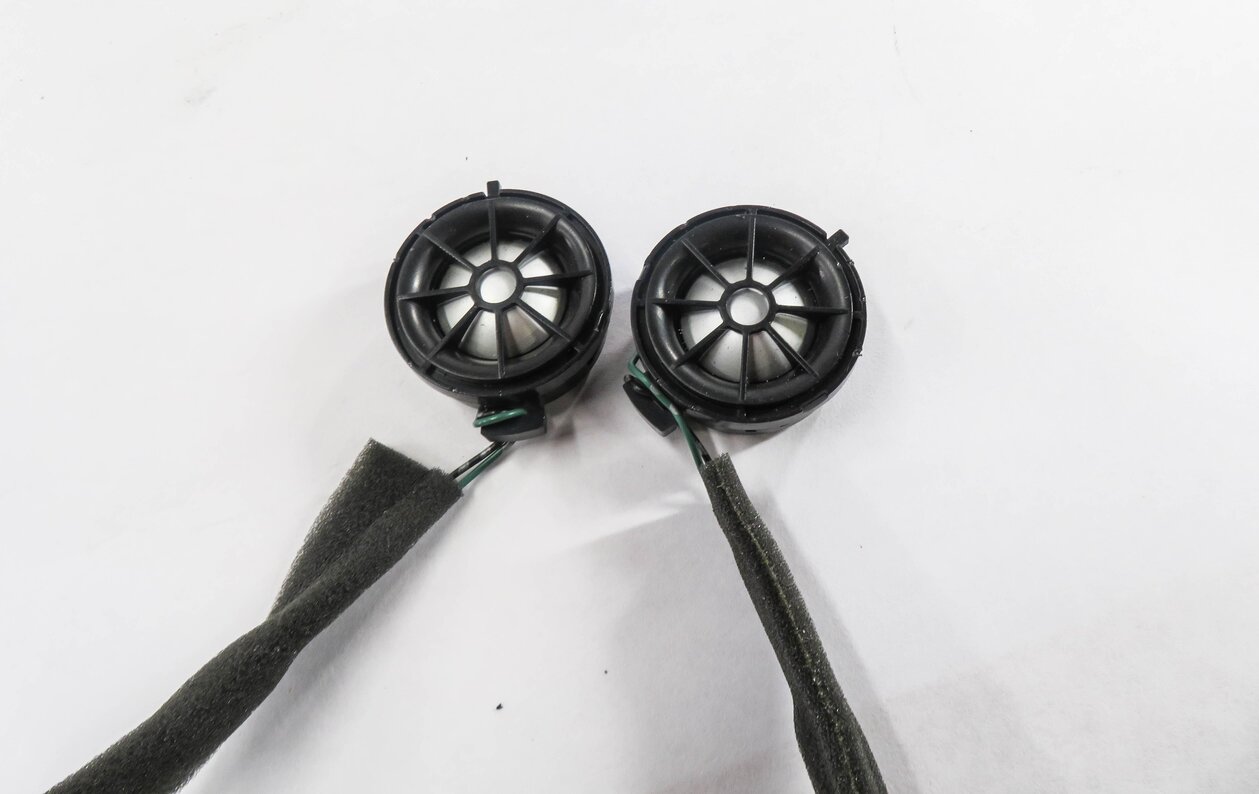 Thumbnail 9: 2007 RANGE ROVER SPORT (L320) RADIO STEREO LOGIC-7 AUDIO SUBWOOFER SPEAKER SET