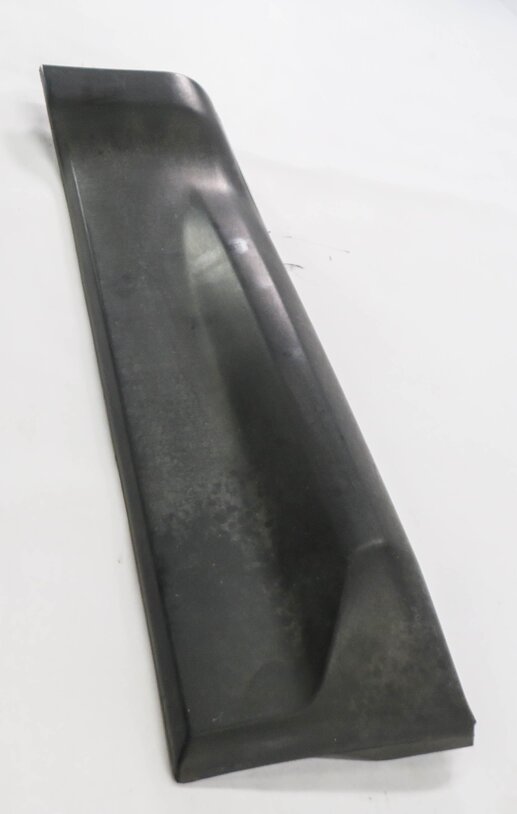 Thumbnail 4: 2007 RANGE ROVER SPORT (L320) LEFT REAR DOOR LOWER MOULDING RUNNER TRIM