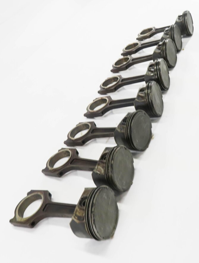 Thumbnail 3: 2005-2009 LR3 - RANGE ROVER / SPORT (L322 L320) 4.4L V8 ENGINE PISTON w/ ROD SET