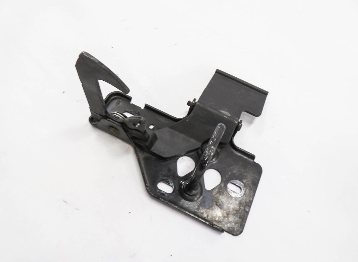 2013 PORSCHE CAYENNE (958) FRONT HOOD SAFETY LATCH CATCH HOOK RELEASE LEVER