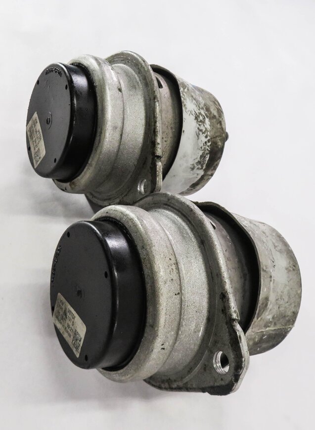 Thumbnail 4: 2013 PORSCHE CAYENNE (958) 3.0L DIESEL ENGINE - LEFT & RIGHT MOTOR MOUNT SET-2