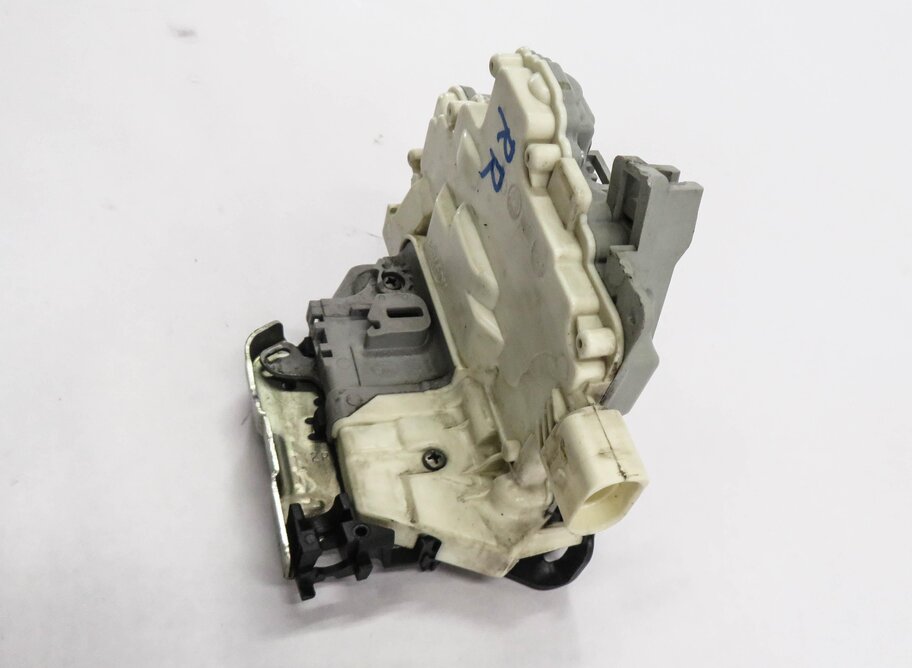Thumbnail 4: 09-18 AUDI / PORSCHE - A4 S4 Q5 CAYENNE PANAMERA - RIGHT REAR DOOR LOCK LATCH
