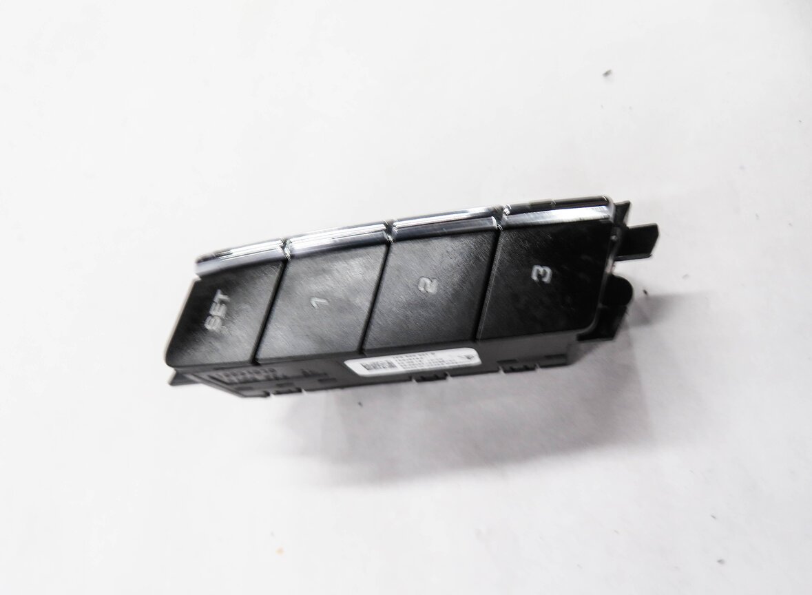 Thumbnail 3: 2013 PORSCHE CAYENNE (958) RIGHT FRONT PASSENGER MEMORY SEAT POSITION SWITCH