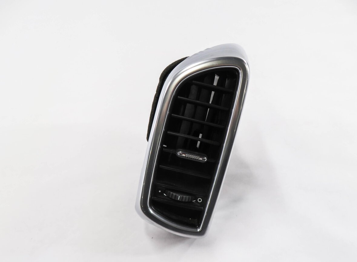 Thumbnail 2: 2013 PORSCHE CAYENNE (958) RIGHT SIDE OUTER DASH HEATER A/C AIR VENT