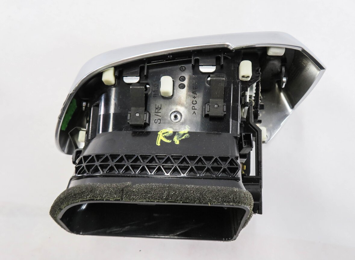 Thumbnail 7: 2013 PORSCHE CAYENNE (958) RIGHT SIDE OUTER DASH HEATER A/C AIR VENT