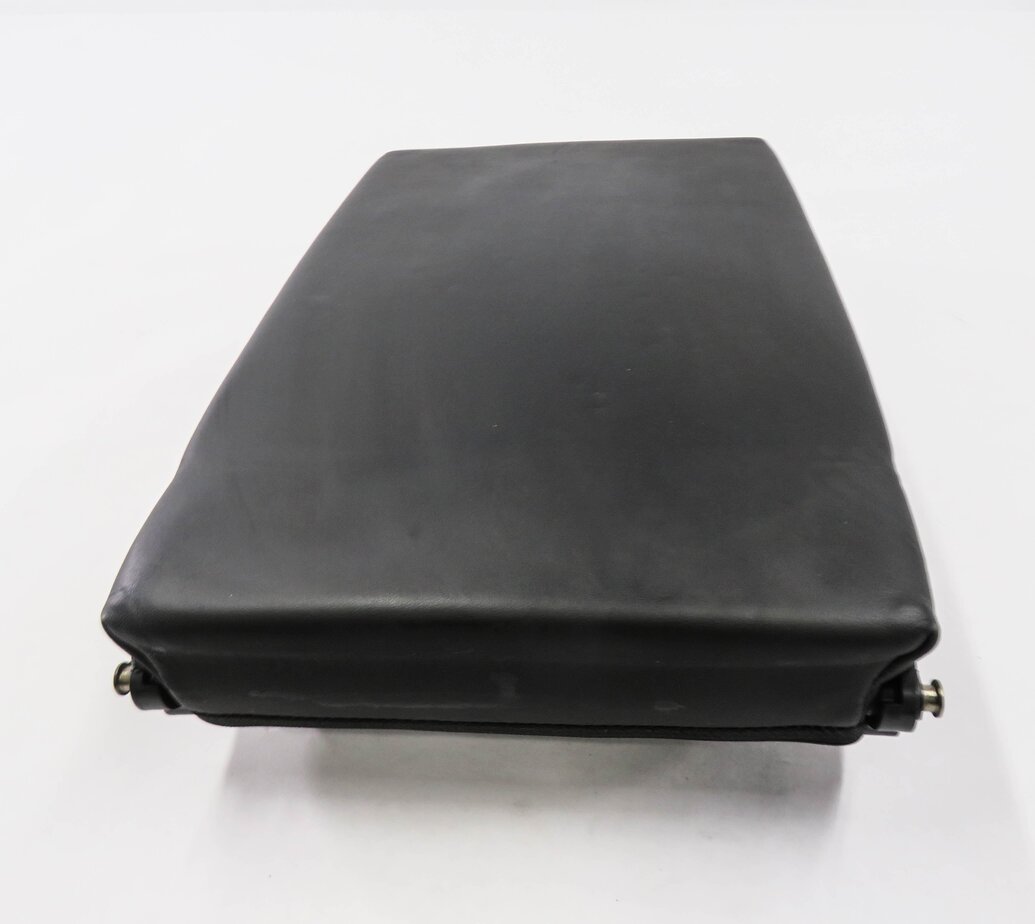 Thumbnail 7: 2013 PORSCHE CAYENNE (958) REAR SEAT CENTER CONSOLE ARMREST CUP HOLDER (BLACK)
