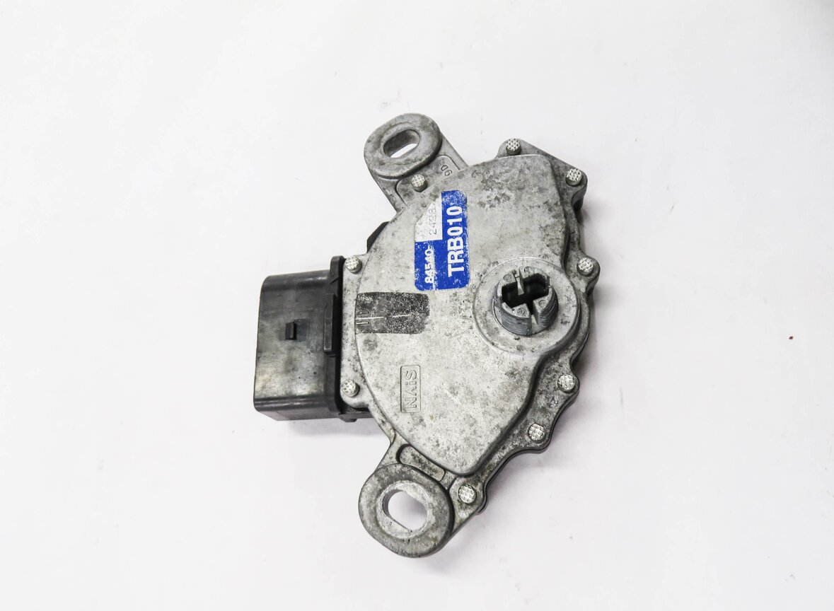 Thumbnail 3: 2013 PORSCHE CAYENNE (958) DIESEL - TRANSMISSION NEUTRAL SAFETY RANGE SWITCH