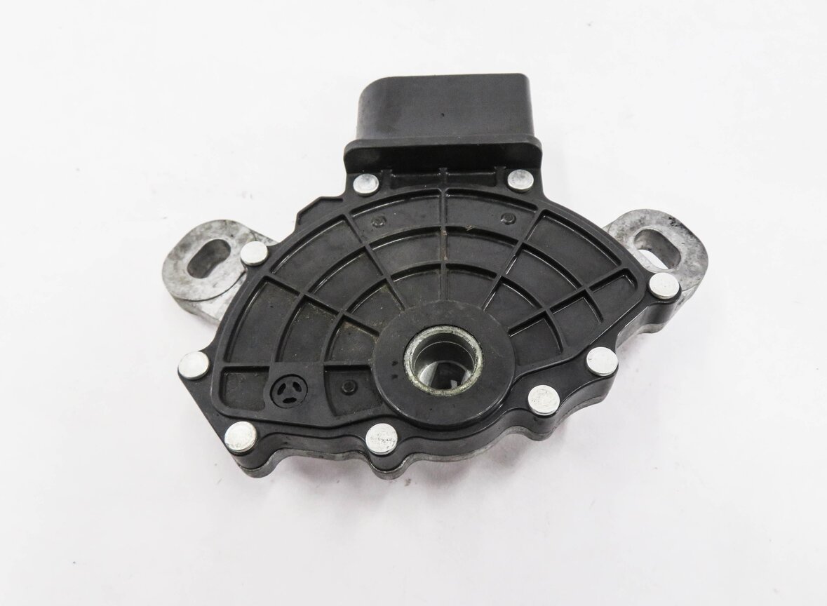 Thumbnail 6: 2013 PORSCHE CAYENNE (958) DIESEL - TRANSMISSION NEUTRAL SAFETY RANGE SWITCH