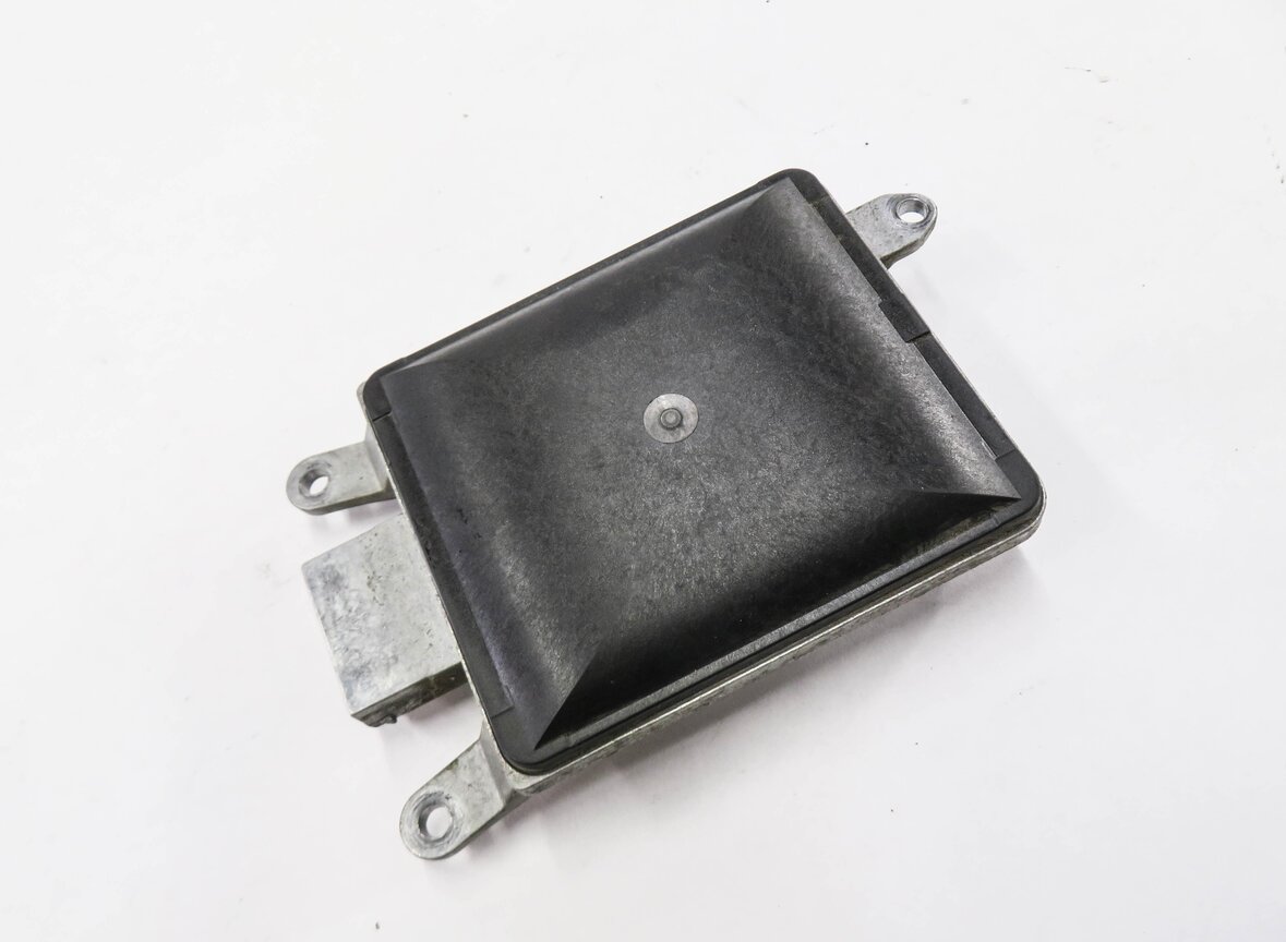 2011-2016 PORSCHE CAYENNE (958) RIGHT PASSENGER REAR BLIND SPOT RADAR MODULE