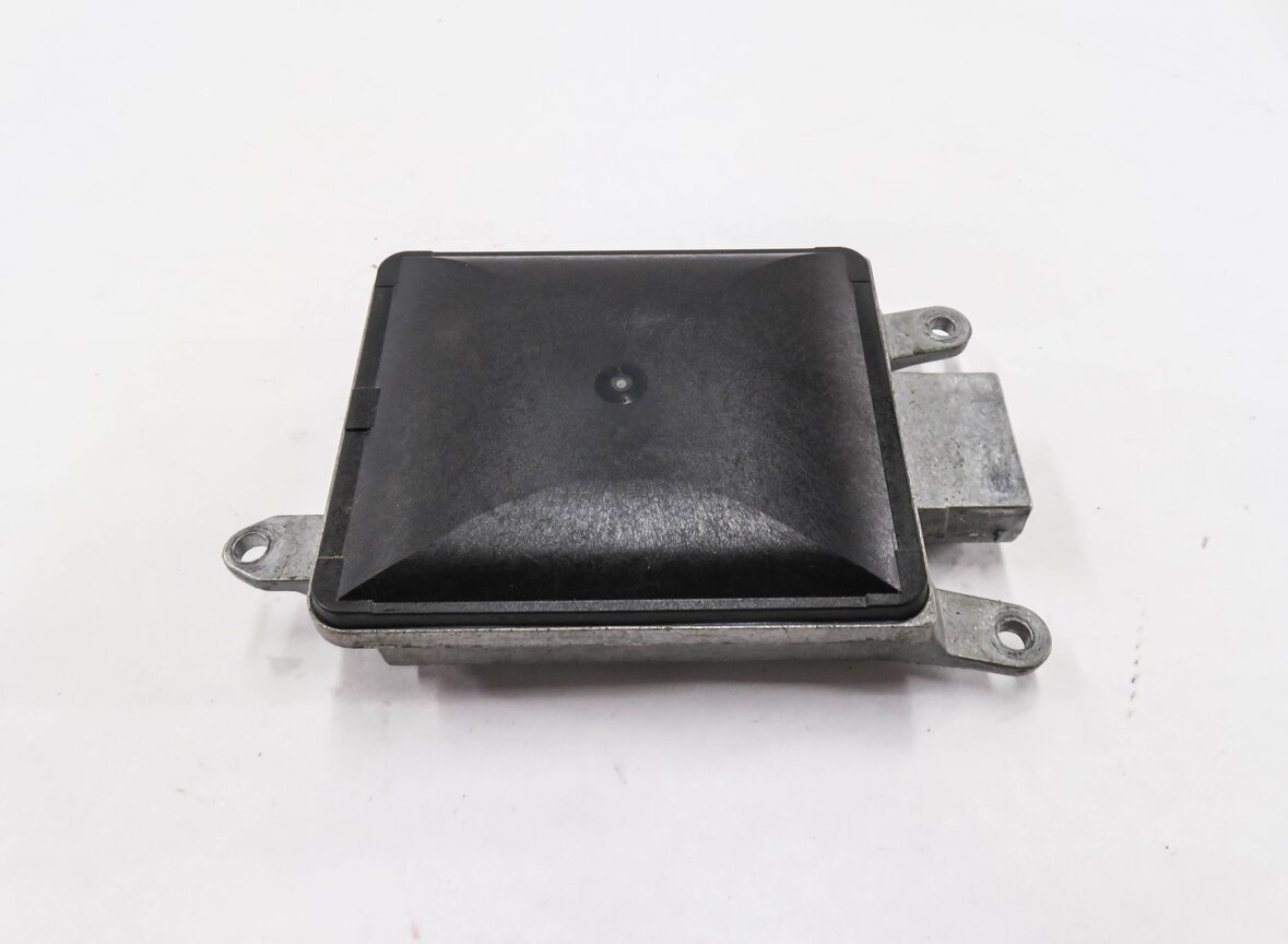 Thumbnail 5: 2011-2016 PORSCHE CAYENNE (958) RIGHT PASSENGER REAR BLIND SPOT RADAR MODULE