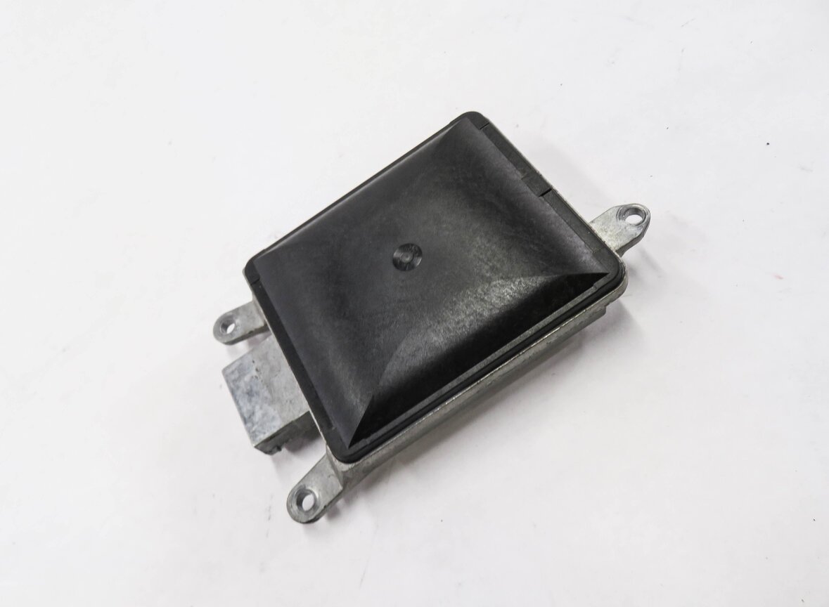2011-2016 PORSCHE CAYENNE (958) LEFT DRIVER REAR BLIND SPOT RADAR MODULE