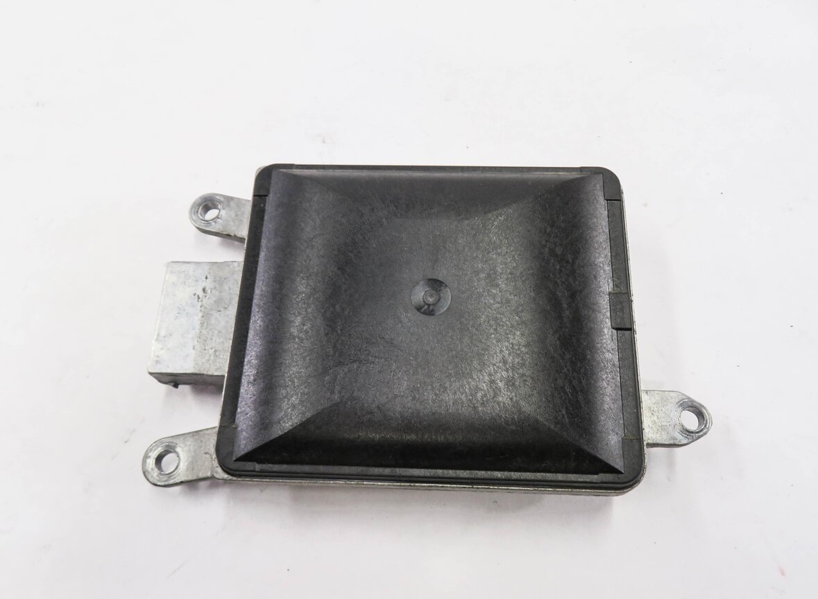 Thumbnail 2: 2011-2016 PORSCHE CAYENNE (958) LEFT DRIVER REAR BLIND SPOT RADAR MODULE