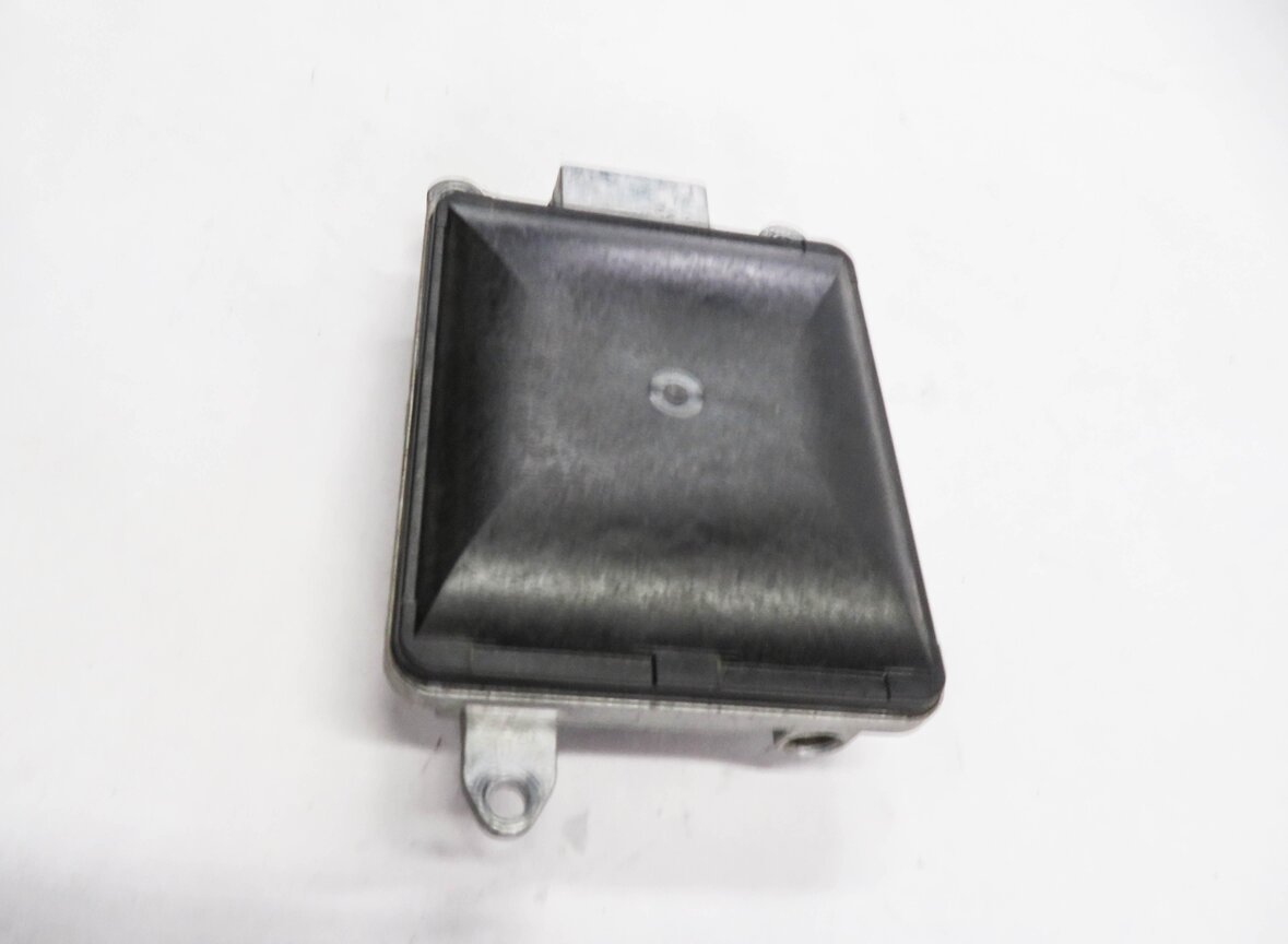 Thumbnail 4: 2011-2016 PORSCHE CAYENNE (958) LEFT DRIVER REAR BLIND SPOT RADAR MODULE