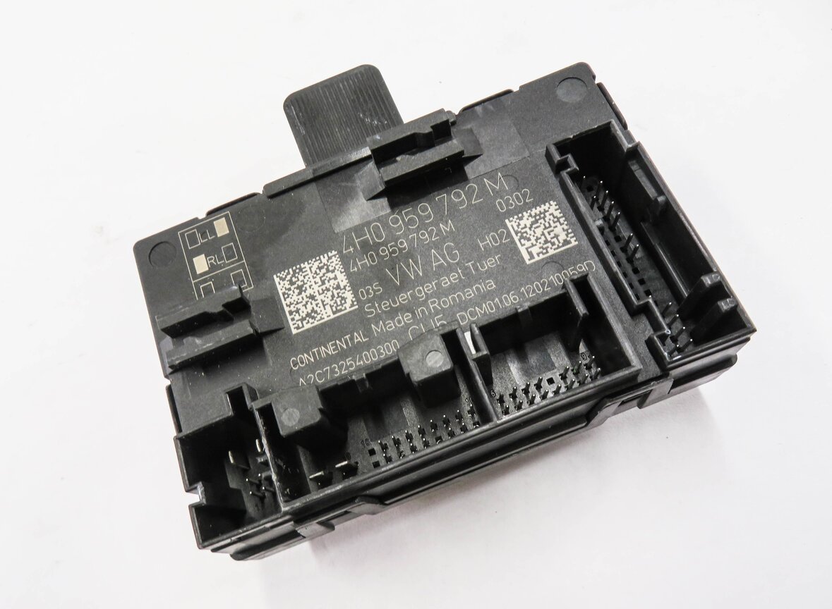 2013 PORSCHE CAYENNE (958) RIGHT FRONT PASSENGER DOOR CONTROL MODULE