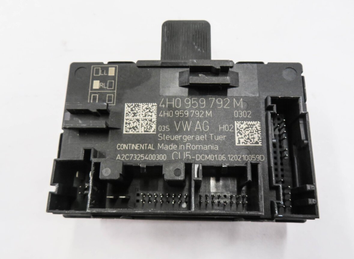 Thumbnail 2: 2013 PORSCHE CAYENNE (958) RIGHT FRONT PASSENGER DOOR CONTROL MODULE