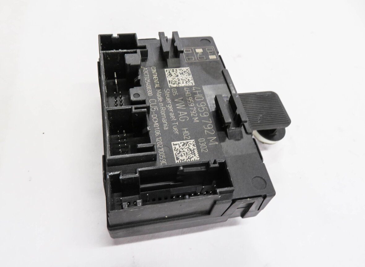 Thumbnail 4: 2013 PORSCHE CAYENNE (958) RIGHT FRONT PASSENGER DOOR CONTROL MODULE