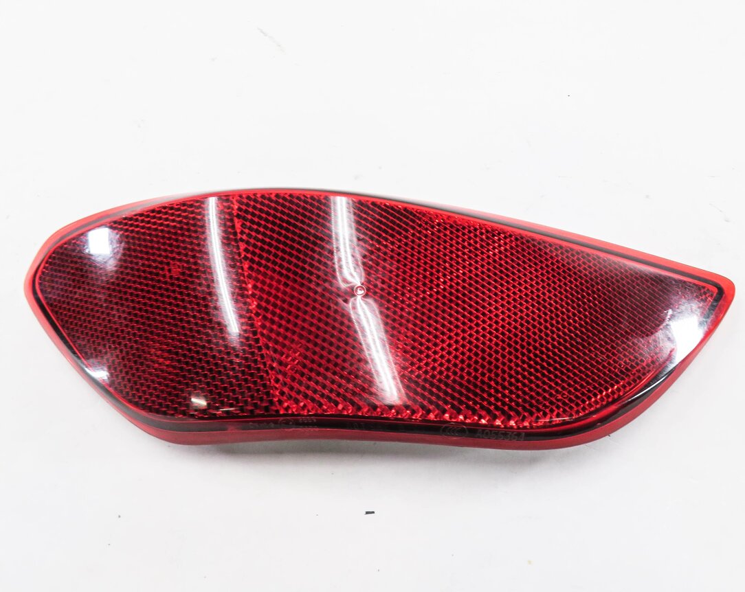 Thumbnail 2: 2013 PORSCHE CAYENNE (958) RIGHT PASSENGER REAR BUMPER REFLECTOR