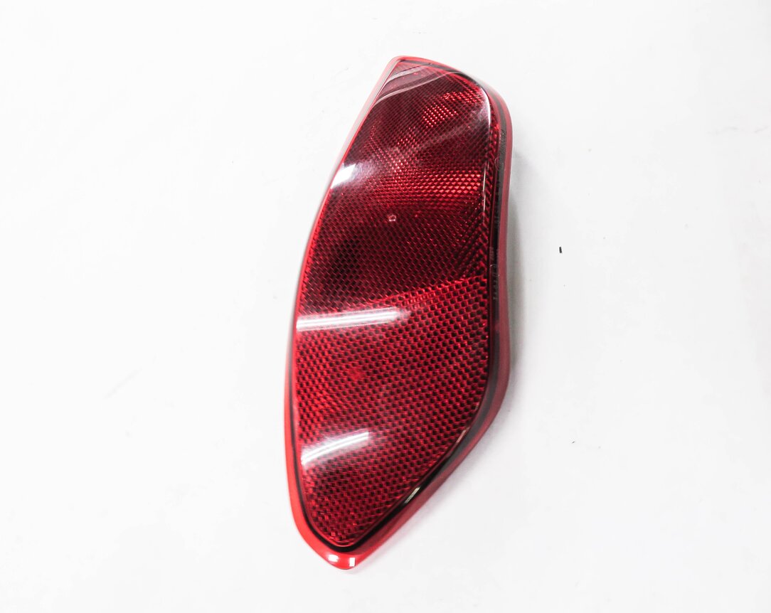 Thumbnail 3: 2013 PORSCHE CAYENNE (958) RIGHT PASSENGER REAR BUMPER REFLECTOR