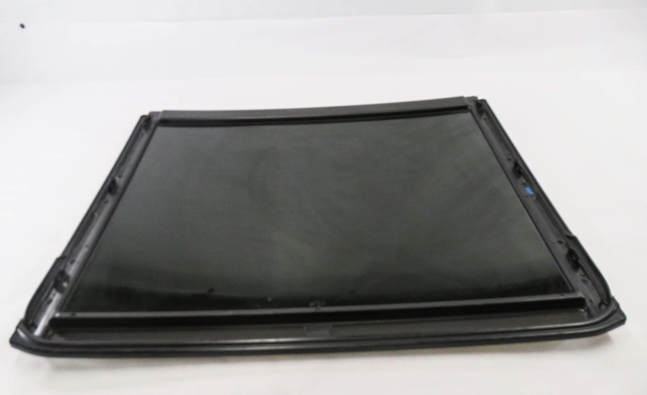 Thumbnail 6: 2011-2018 PORSCHE CAYENNE (958) PANORAMIC SUNROOF GLASS WINDOW (REAR)