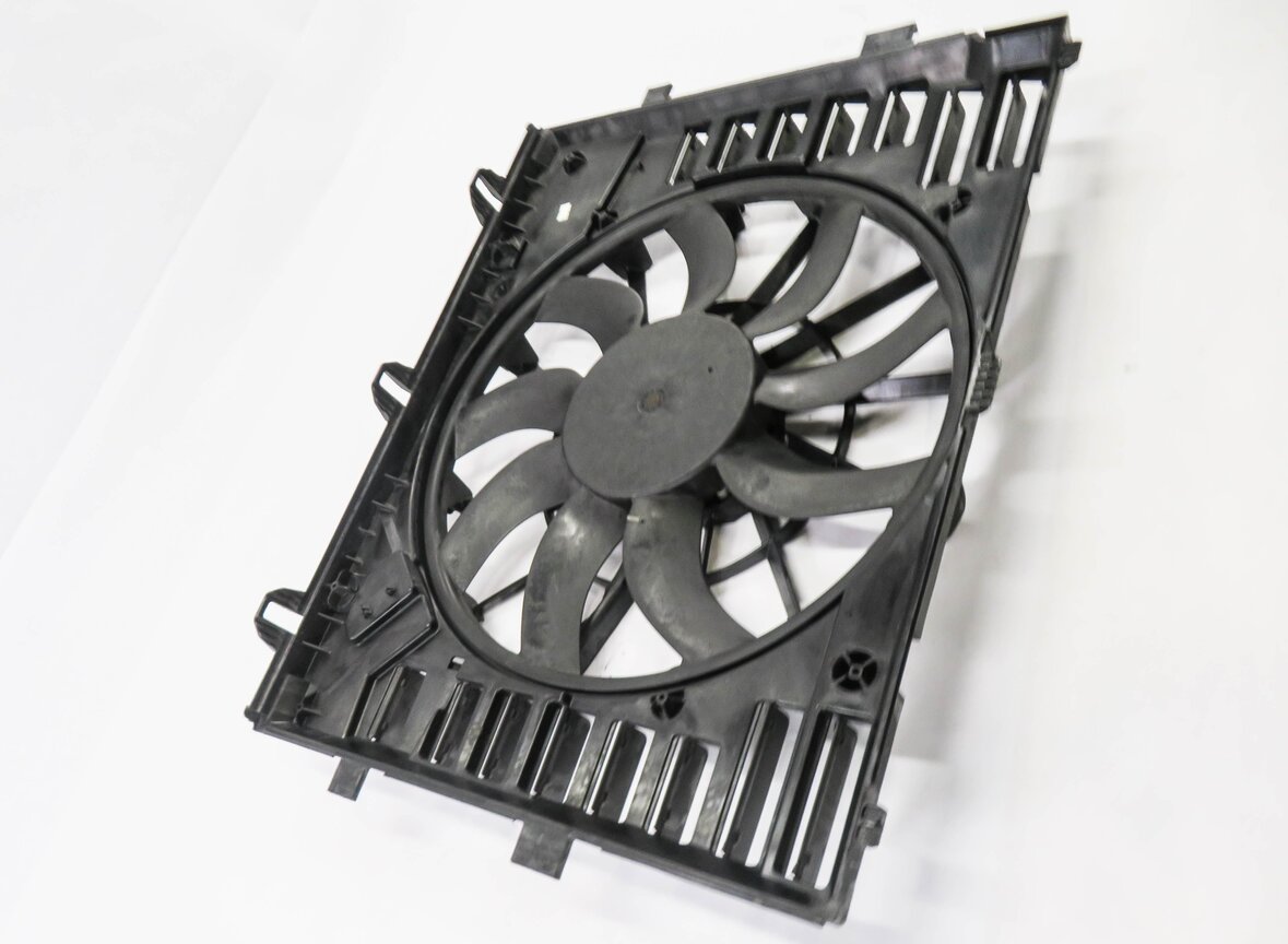 Thumbnail 3: 2011-2018 PORSCHE CAYENNE (958) 3.0L DIESEL / 4.8L ENGINE - RADIATOR COOLING FAN