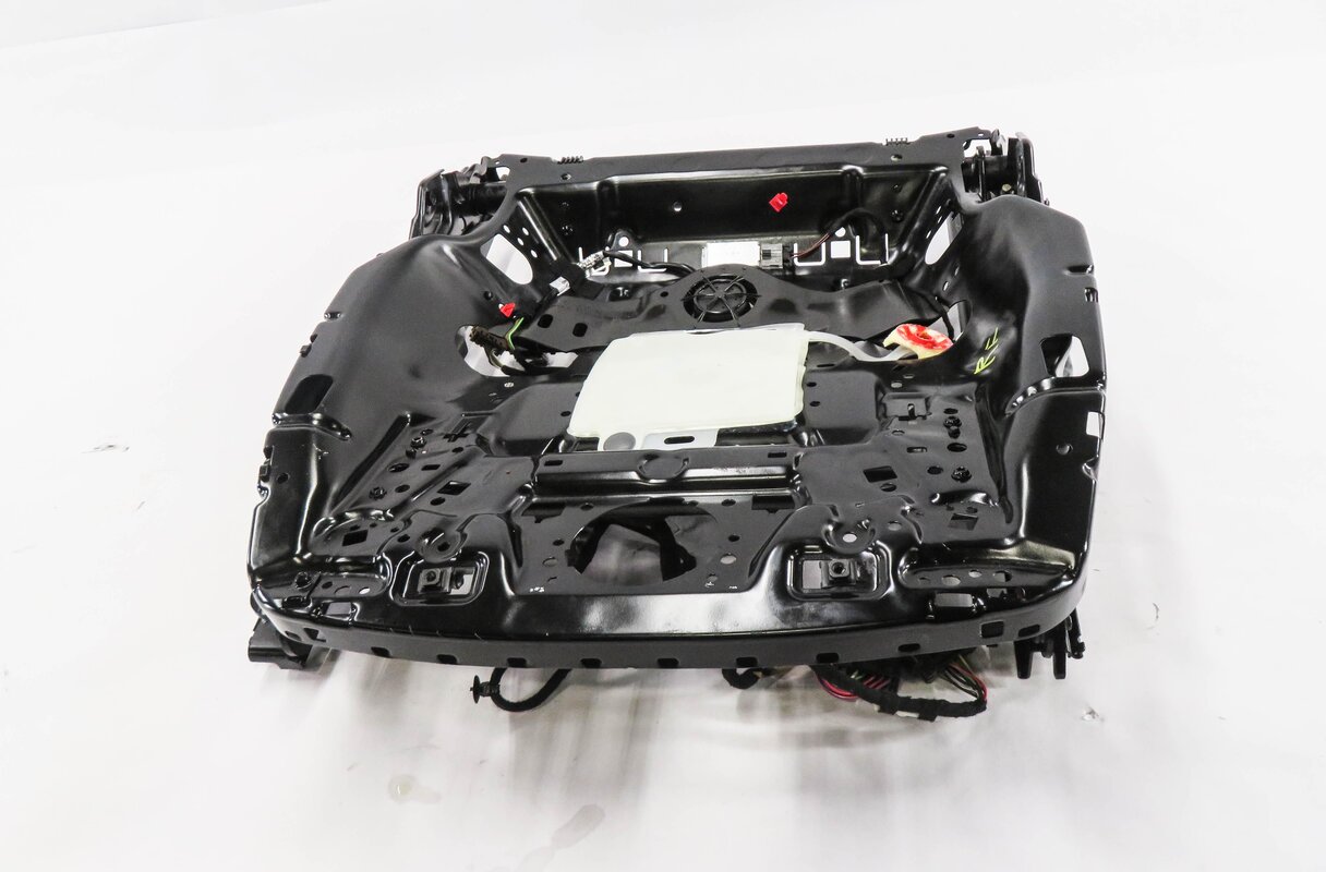 Thumbnail 2: 2011-2018 PORSCHE CAYENNE (958) PASSENGER - 14 WAY MEMORY SEAT TRACK w/ MOTORS