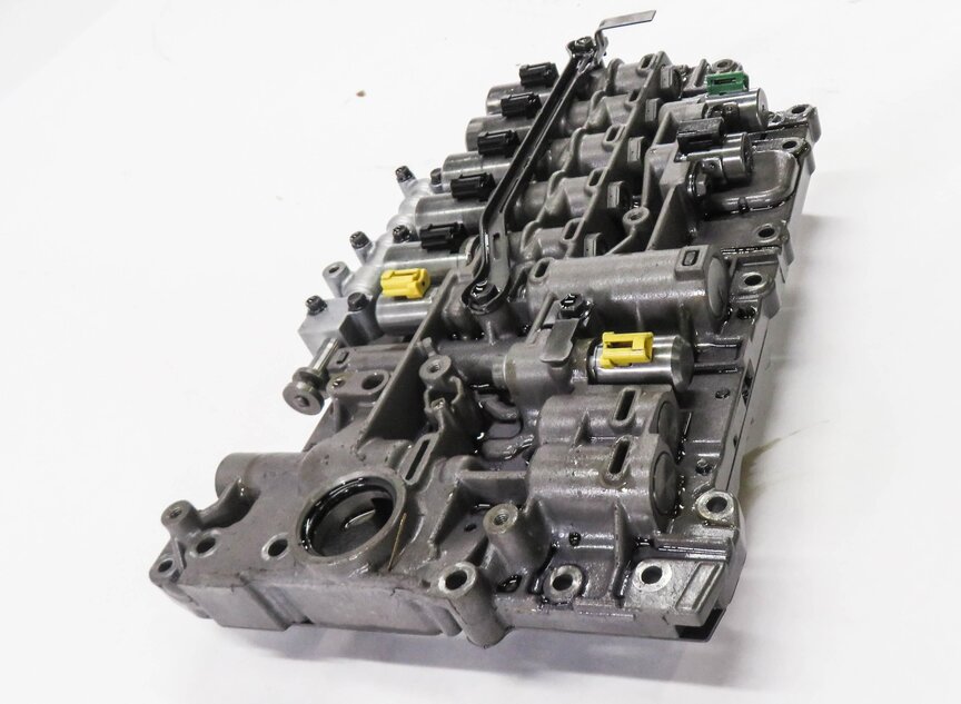 Thumbnail 6: 2011-2018 PORSCHE CAYENNE (958) S / GTS / BASE - TRANSMISSION VALVE BODY