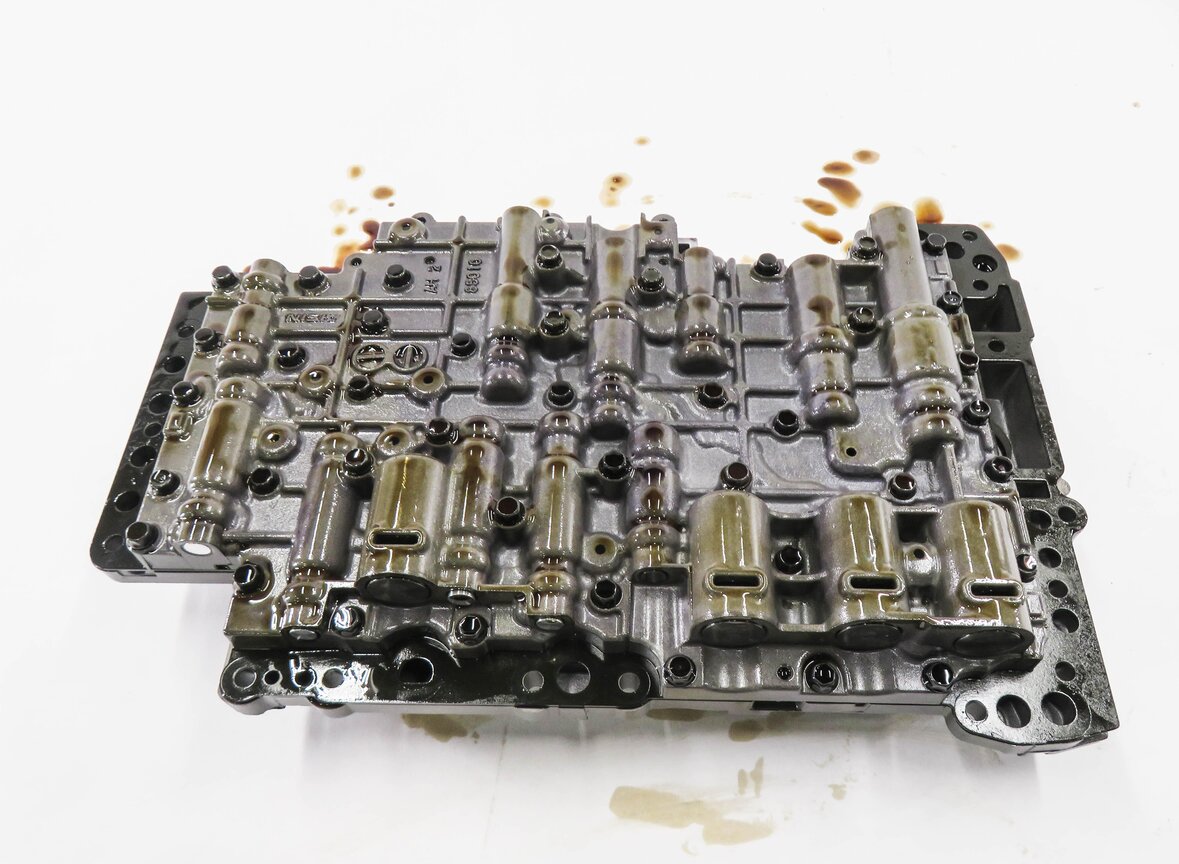 Thumbnail 8: 2011-2018 PORSCHE CAYENNE (958) S / GTS / BASE - TRANSMISSION VALVE BODY