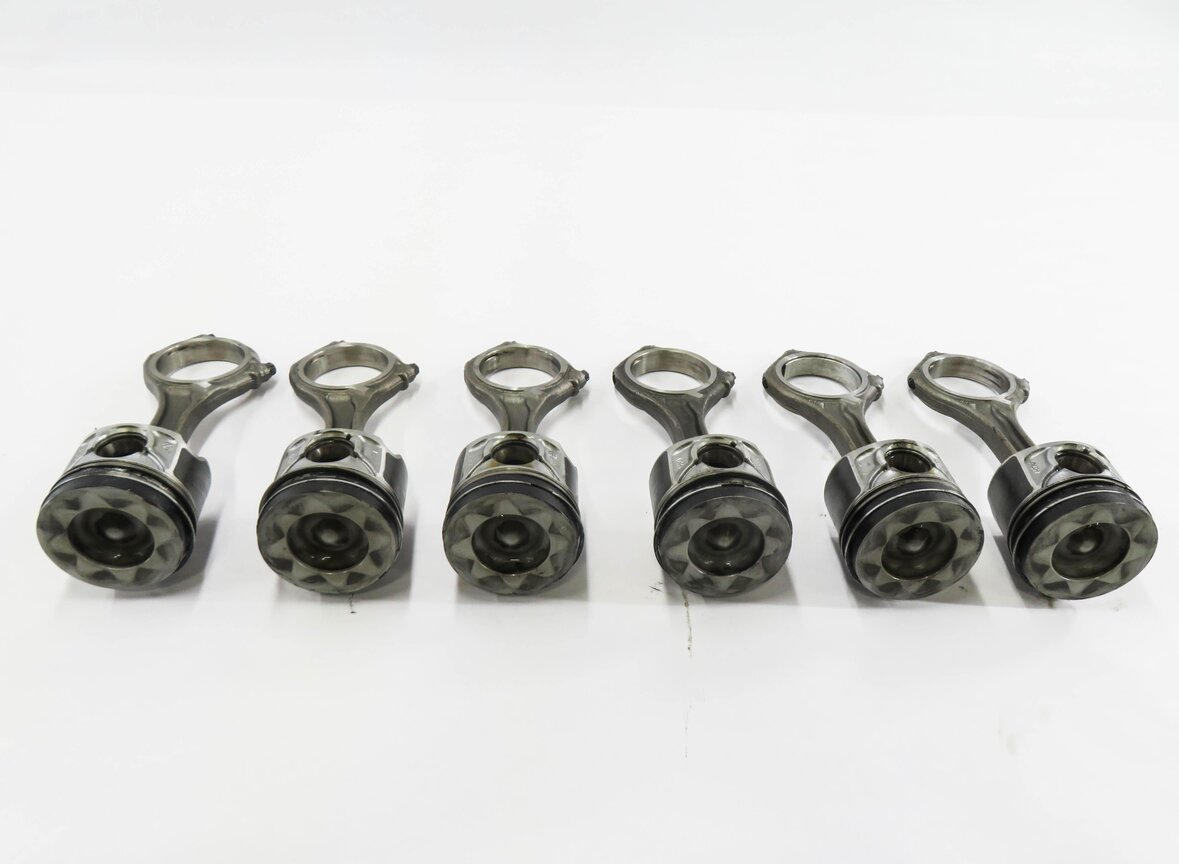 Thumbnail 3: 2013-2016 PORSCHE CAYENNE (958) 3.0L MCN.RB DIESEL ENGINE - PISTON SET-6