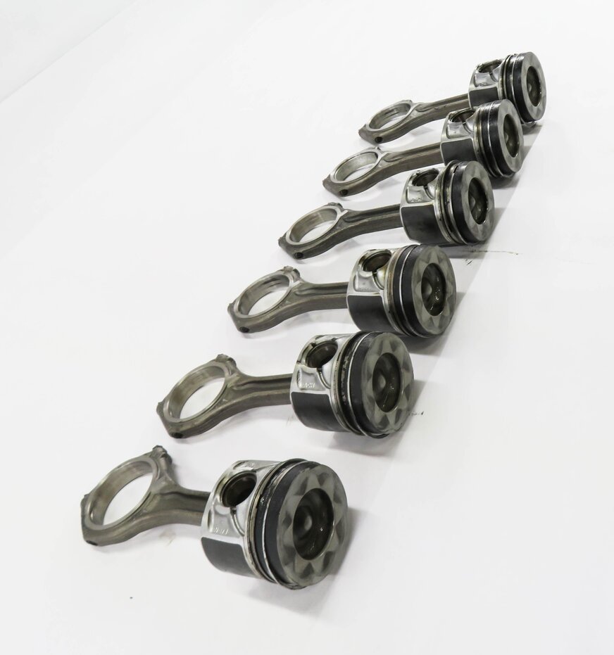 Thumbnail 4: 2013-2016 PORSCHE CAYENNE (958) 3.0L MCN.RB DIESEL ENGINE - PISTON SET-6