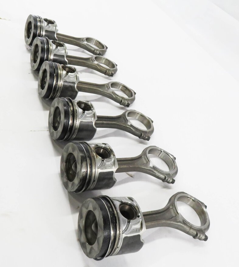 Thumbnail 5: 2013-2016 PORSCHE CAYENNE (958) 3.0L MCN.RB DIESEL ENGINE - PISTON SET-6