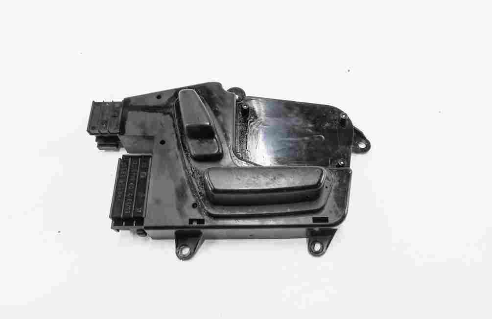 Thumbnail 2: 2006 MERCEDES ML350 (W164) FRONT RIGHT PASSENGER SEAT POSITION ADJUST SWITCH
