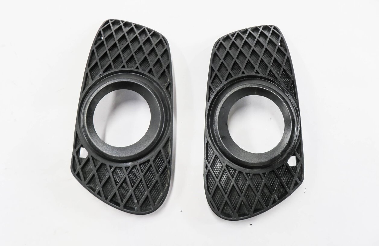 Thumbnail 2: 2006 MERCEDES BENZ ML350 (W164) FRONT LEFT & RIGHT FOGLIGHT GRILLE TRIM SET-2