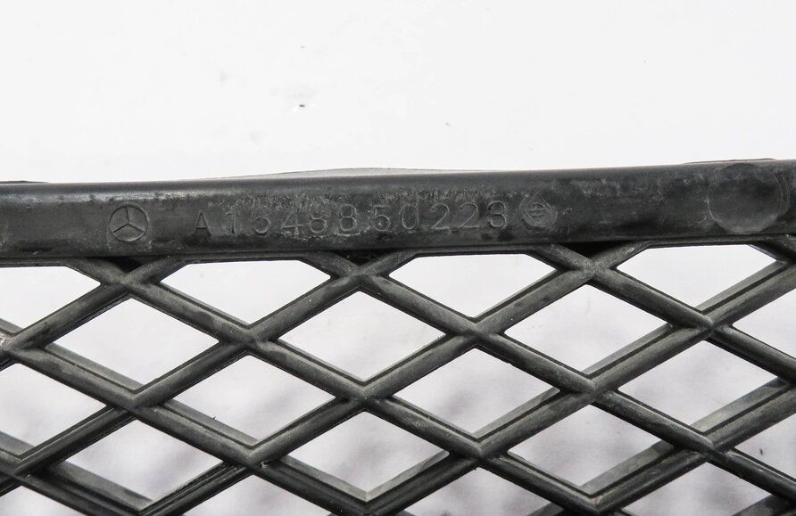 Thumbnail 6: 2006 MERCEDES BENZ ML350 (W164) FRONT LOWER CENTER BUMPER GRILLE TRIM