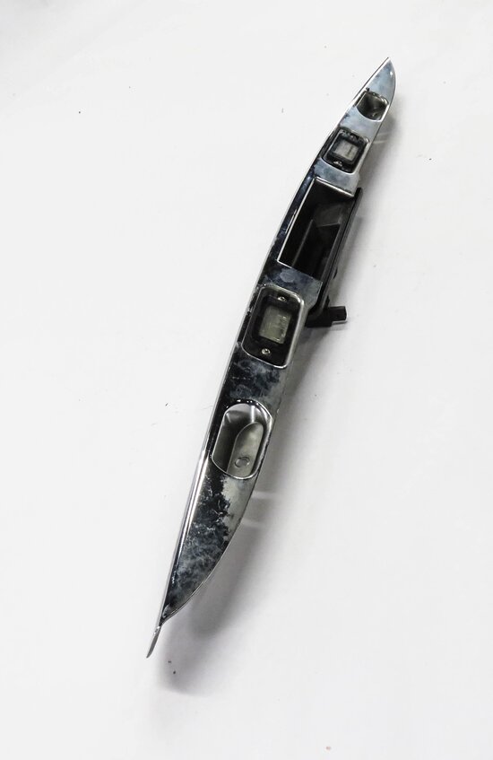 Thumbnail 4: 2006 MERCEDES BENZ ML350 (W164) REAR TRUNK HANDLE w/ LICENSE PLATE LIGHTS