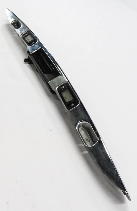 Thumbnail 5: 2006 MERCEDES BENZ ML350 (W164) REAR TRUNK HANDLE w/ LICENSE PLATE LIGHTS