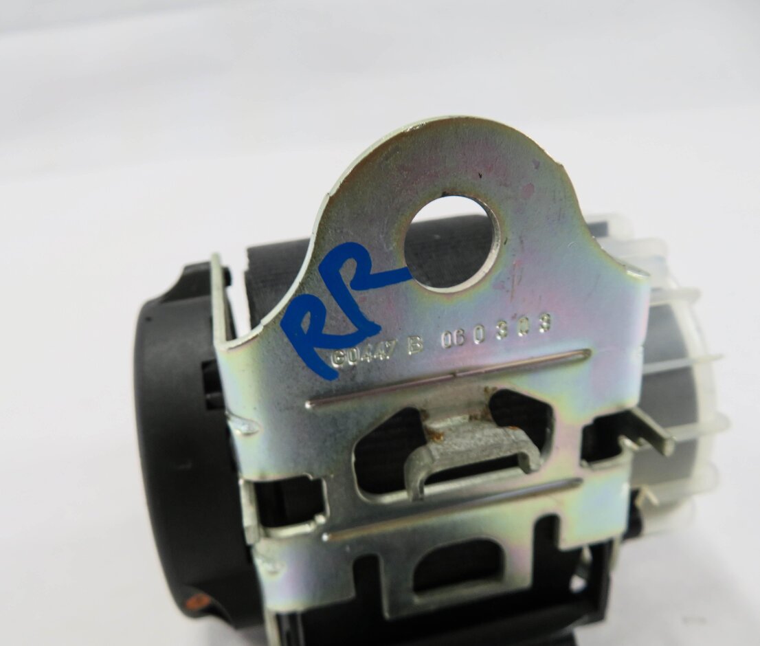 Thumbnail 4: 2007 RANGE ROVER SPORT (L320) RIGHT REAR 2nd ROW SEAT SEATBELT RETRACTOR (BALCK)