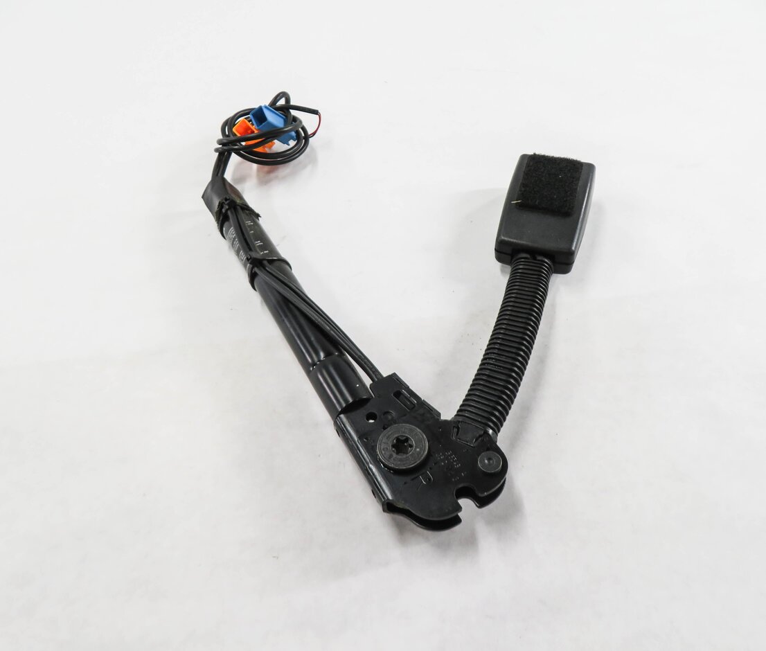 Thumbnail 3: 2006-2007 LR3 - RANGE ROVER SPORT (L320) RIGHT FRONT SEATBELT BUCKLE RECEIVER