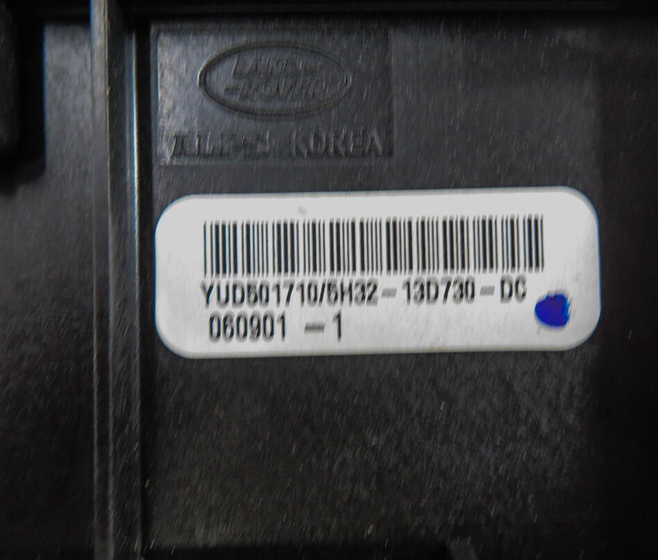 Thumbnail 5: 2007 RANGE ROVER SPORT (L320) GEAR SHIFTER TRIM w/ TERRAIN CONTROL SWITCH BUTTON