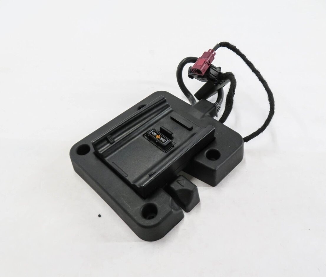 Thumbnail 2: 2007 RANGE ROVER SPORT (L320) FRONT CENTER CONSOLE CELL PHONE DOCK CRADLE