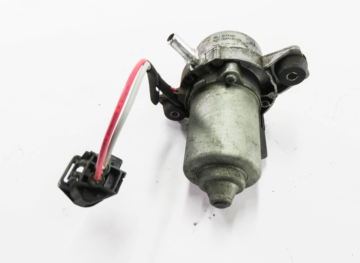 Thumbnail 5: 2005-2009 LAND ROVER LR3 - RANGE ROVER SPORT (L320 L322) BRAKE VACUUM PUMP