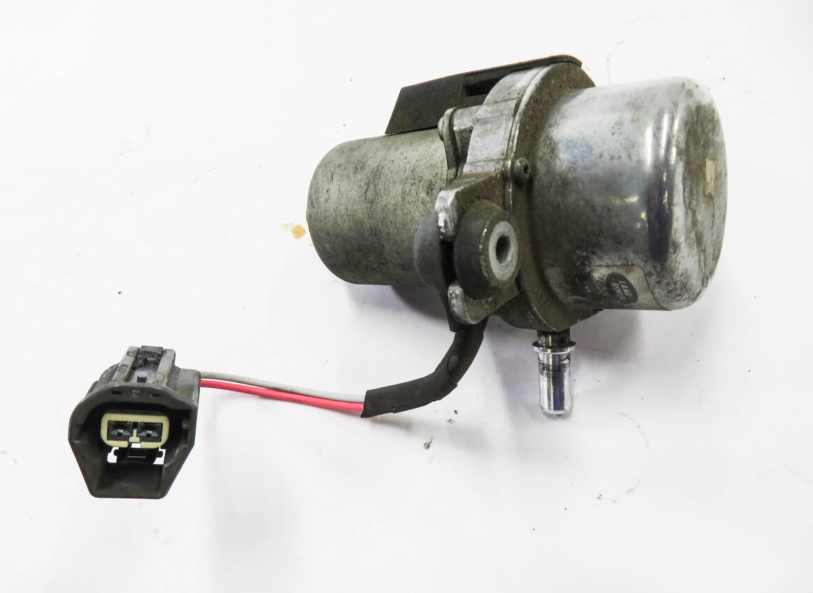 Thumbnail 6: 2005-2009 LAND ROVER LR3 - RANGE ROVER SPORT (L320 L322) BRAKE VACUUM PUMP