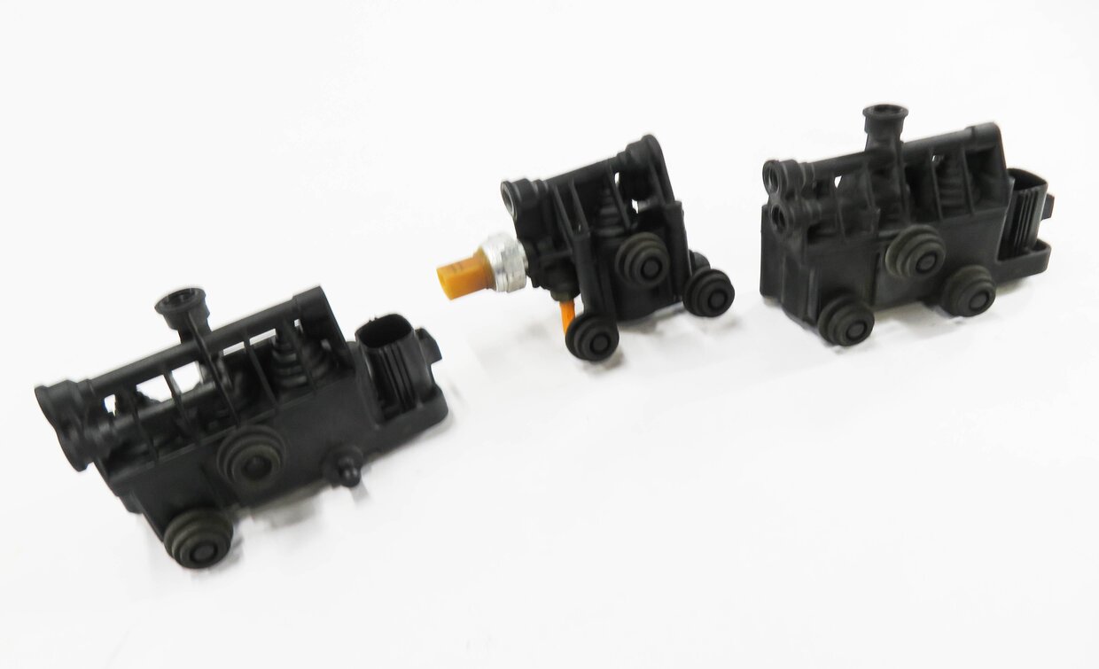 2007 RANGE ROVER SPORT (L320) FRONT & REAR AIR SUSPENSION VALVE BLOCK SET-3