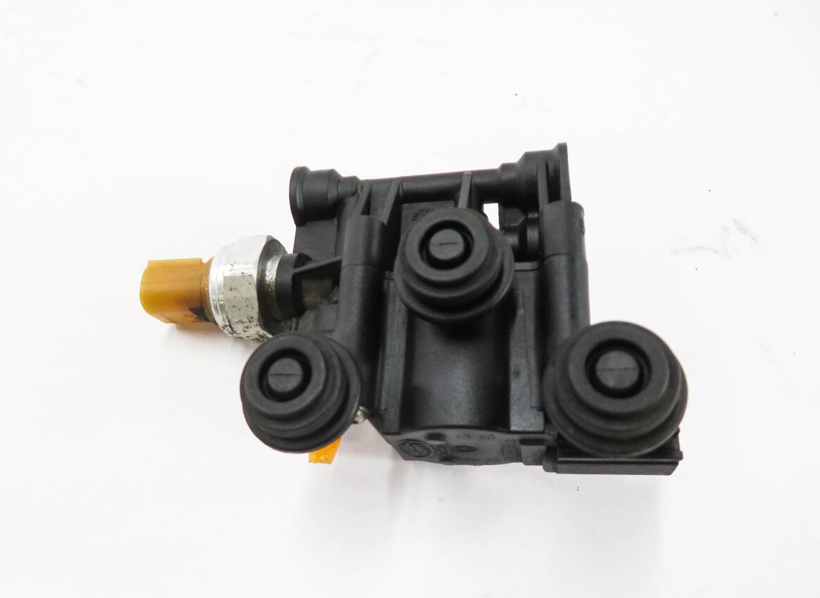 Thumbnail 7: 2007 RANGE ROVER SPORT (L320) FRONT & REAR AIR SUSPENSION VALVE BLOCK SET-3